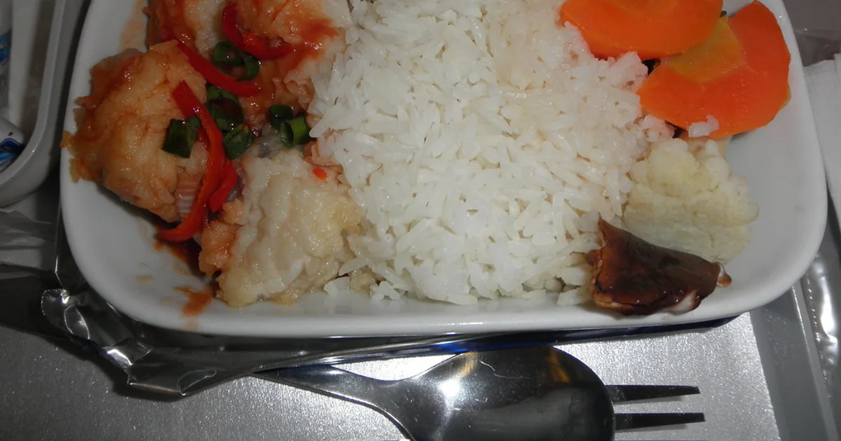 JAKIM halal certification logo on Malaysian food packaging with E-code ingredient list