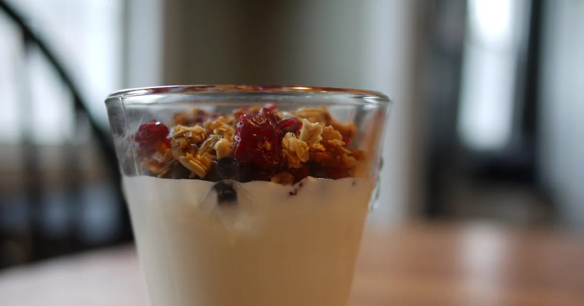 Protein powder label showing casein — is casein halal for Muslim shoppers?