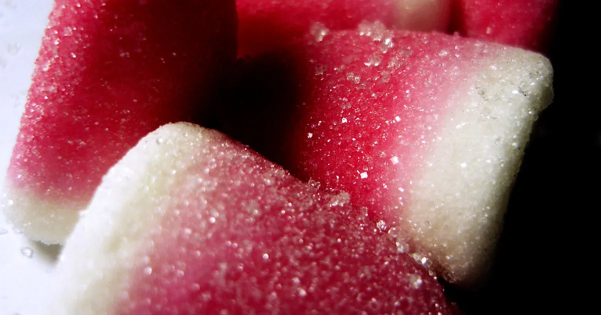 Shiny confectionery coating — shellac E904 insect-derived glazing agent halal status